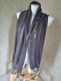 Grande étole femme gris anthracite rayures argentées