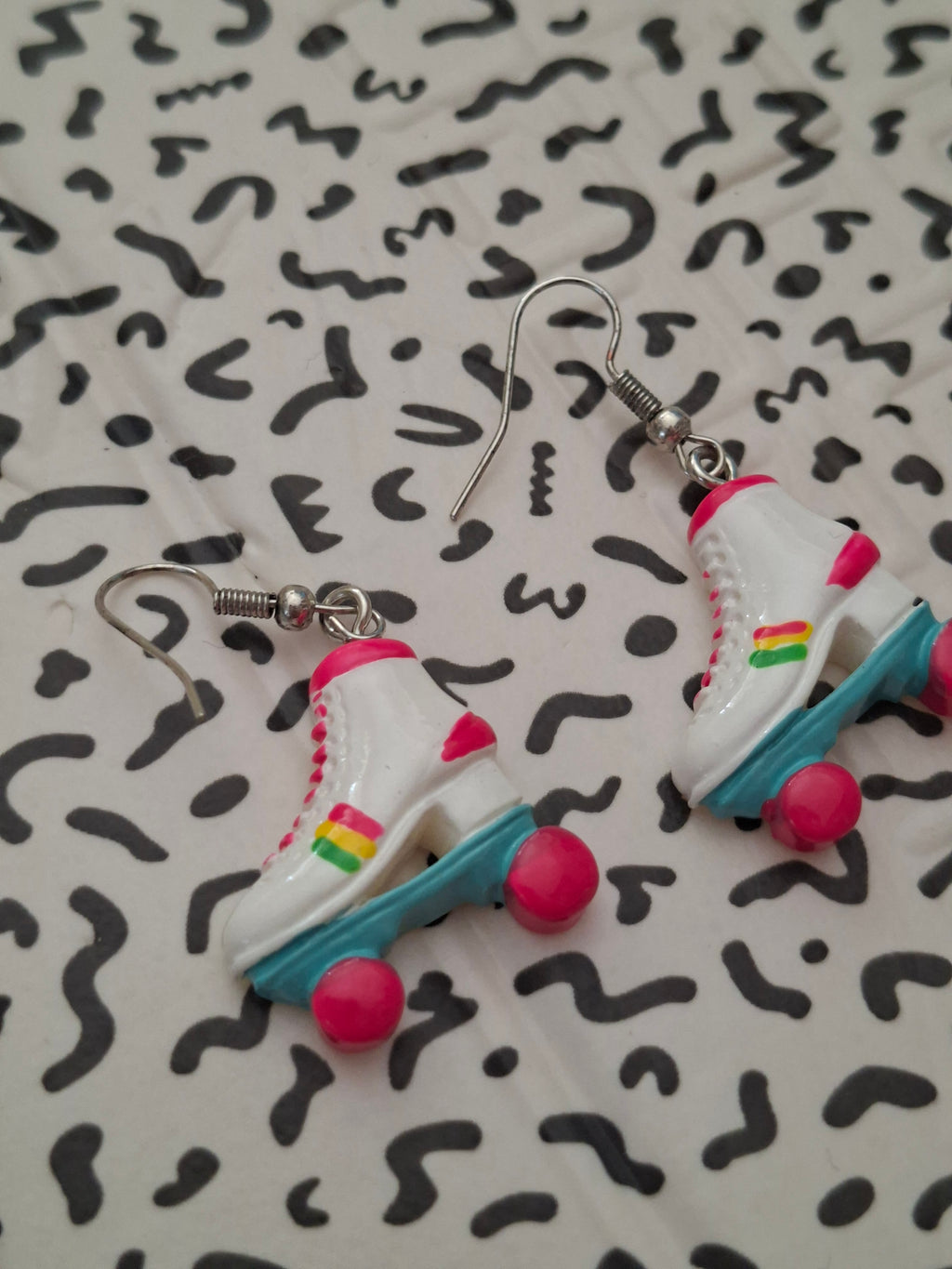 Boucles d'oreilles patins à roulettes rétro kawaii – Neuves