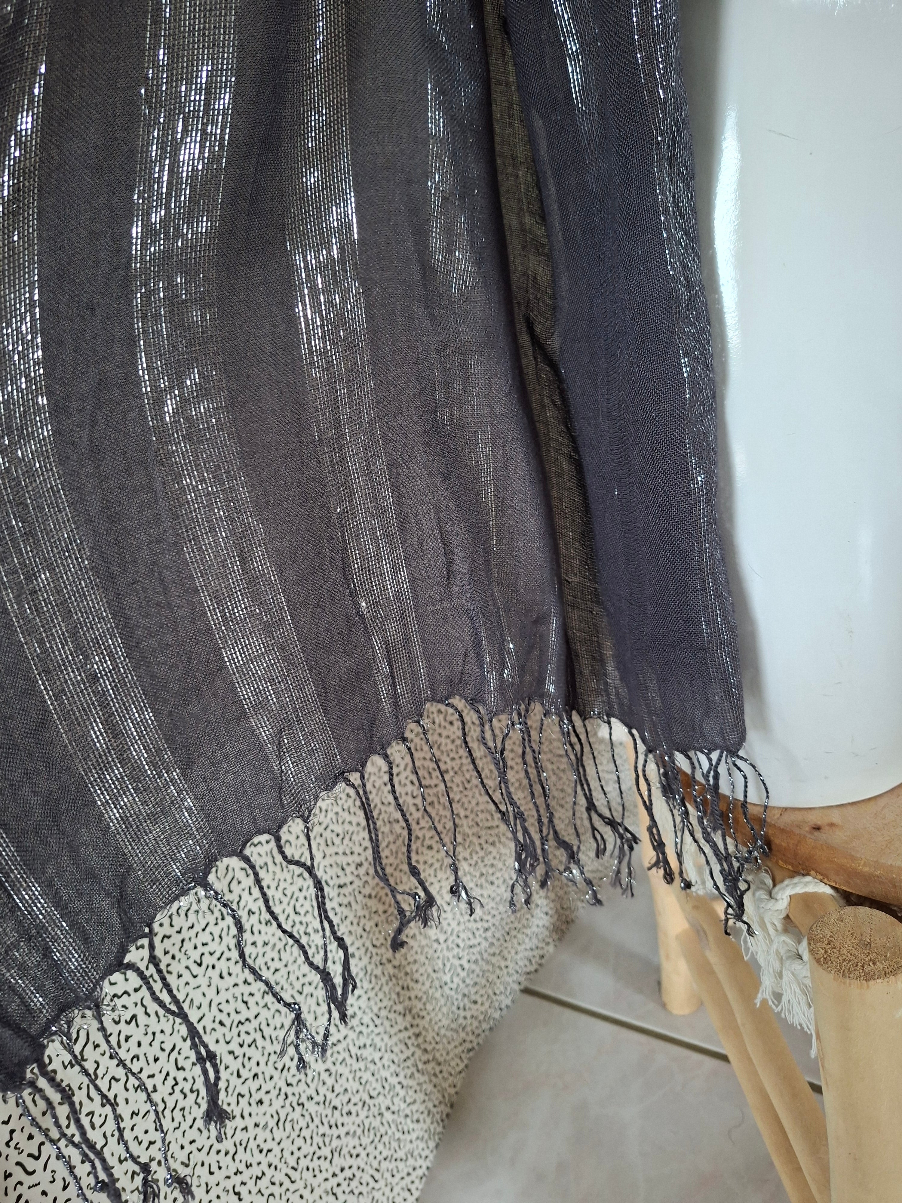 Grande étole femme gris anthracite rayures argentées
