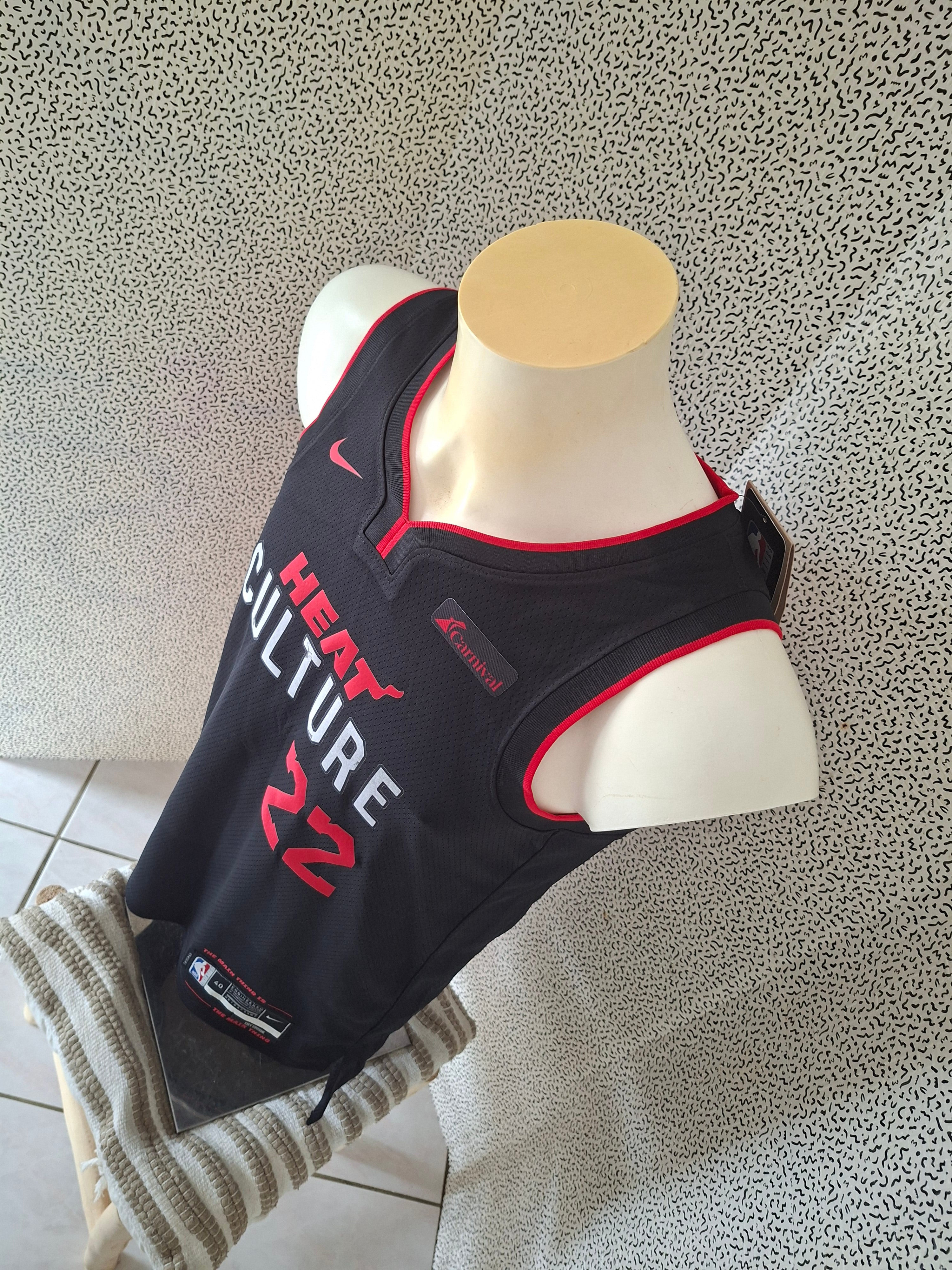 Maillot NBA Nike Miami Heat Culture Butler #22 – Neuf avec étiquettes – Taille S