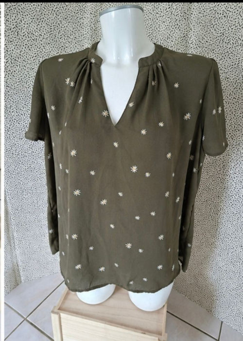 Blouse femme kaki à fleurs marguerites manches courtes Kiabi - taille 42/44 - seconde main