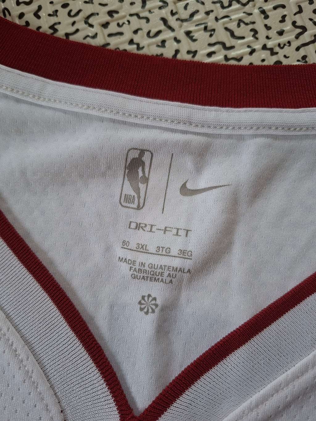 Maillot NBA Nike Miami Heat Jimmy Butler 22 Association Edition 3XL Neuf avec étiquette