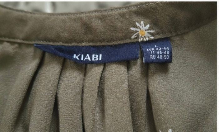 Blouse femme kaki à fleurs marguerites Kiabi T42/44 manches courtes