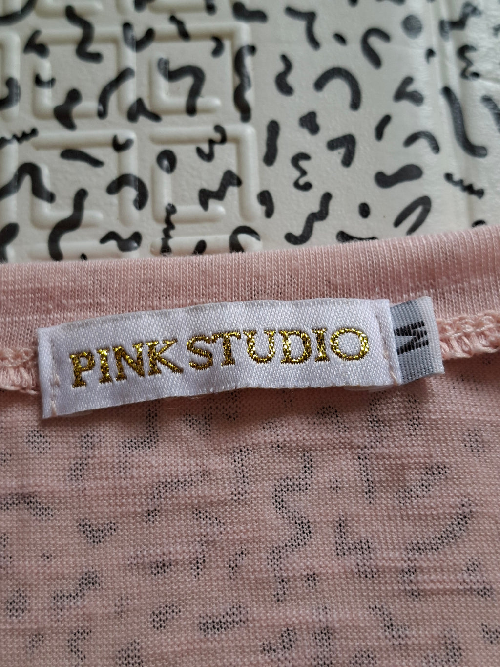 🌸 Top femme rose Pink Studio – motif 23 strass – noué devant M