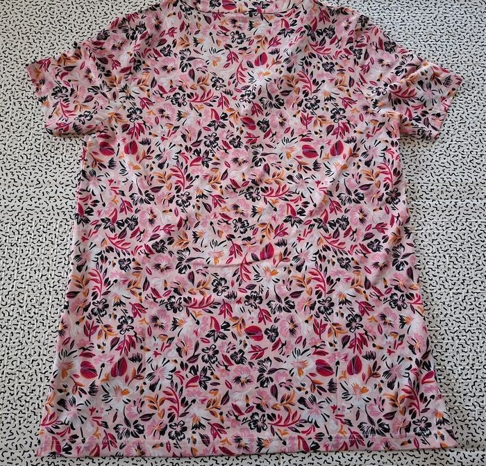 T-shirt femme Damart fleuri rose manches courtes taille 38/40