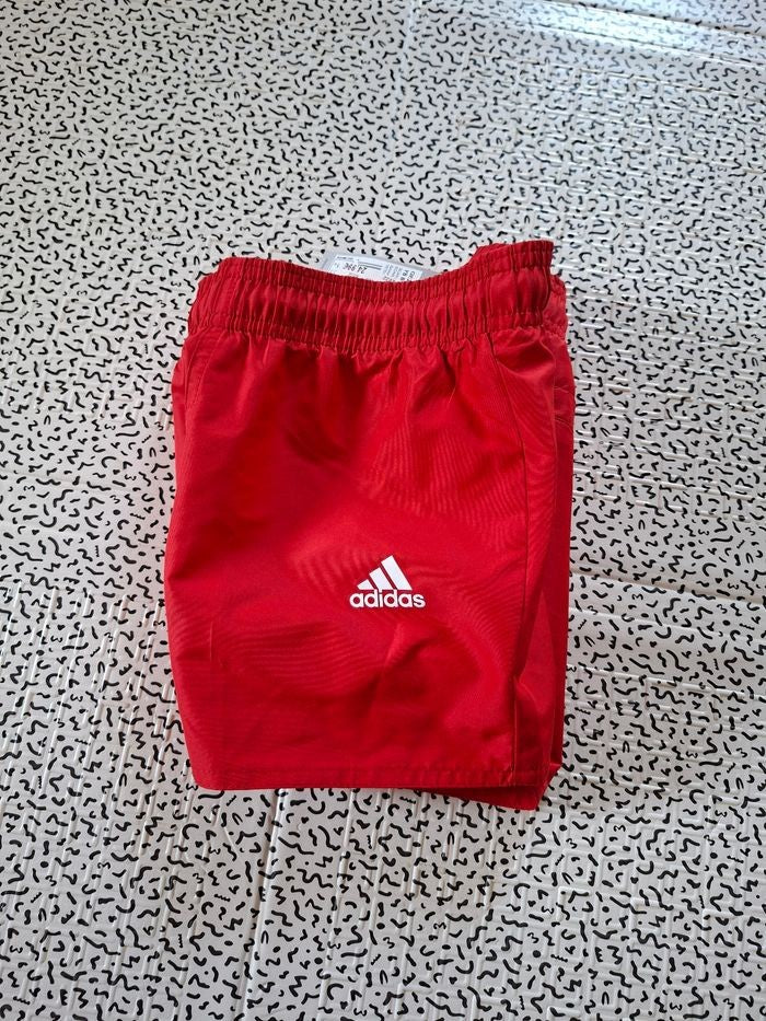 Short de bain Adidas rouge enfant 7/8 ans neuf avec étiquette