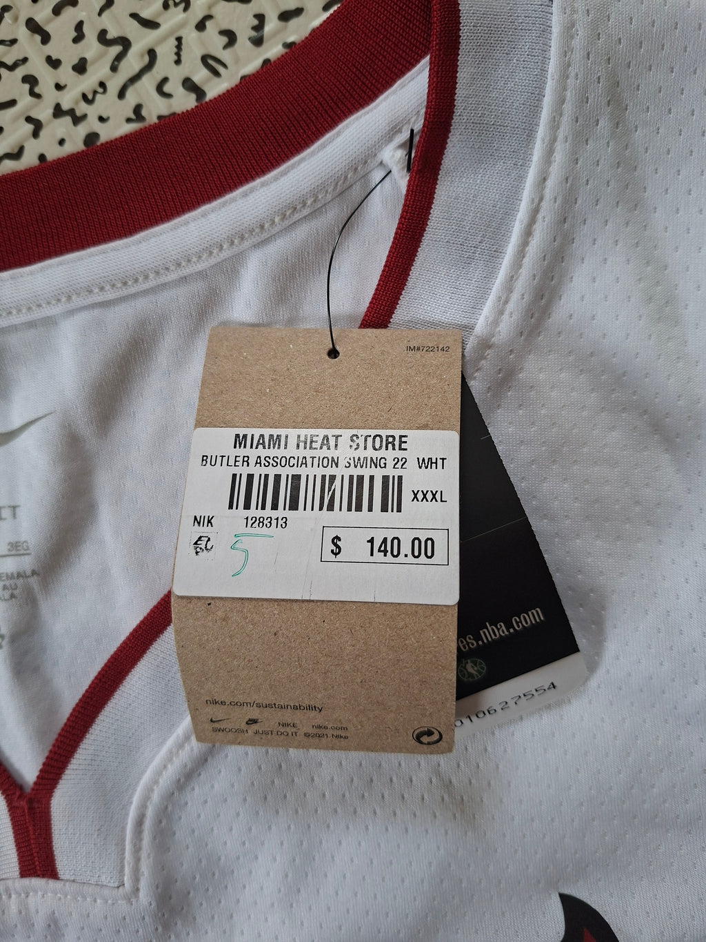 Maillot NBA Nike Miami Heat Jimmy Butler 22 Association Edition 3XL Neuf avec étiquette