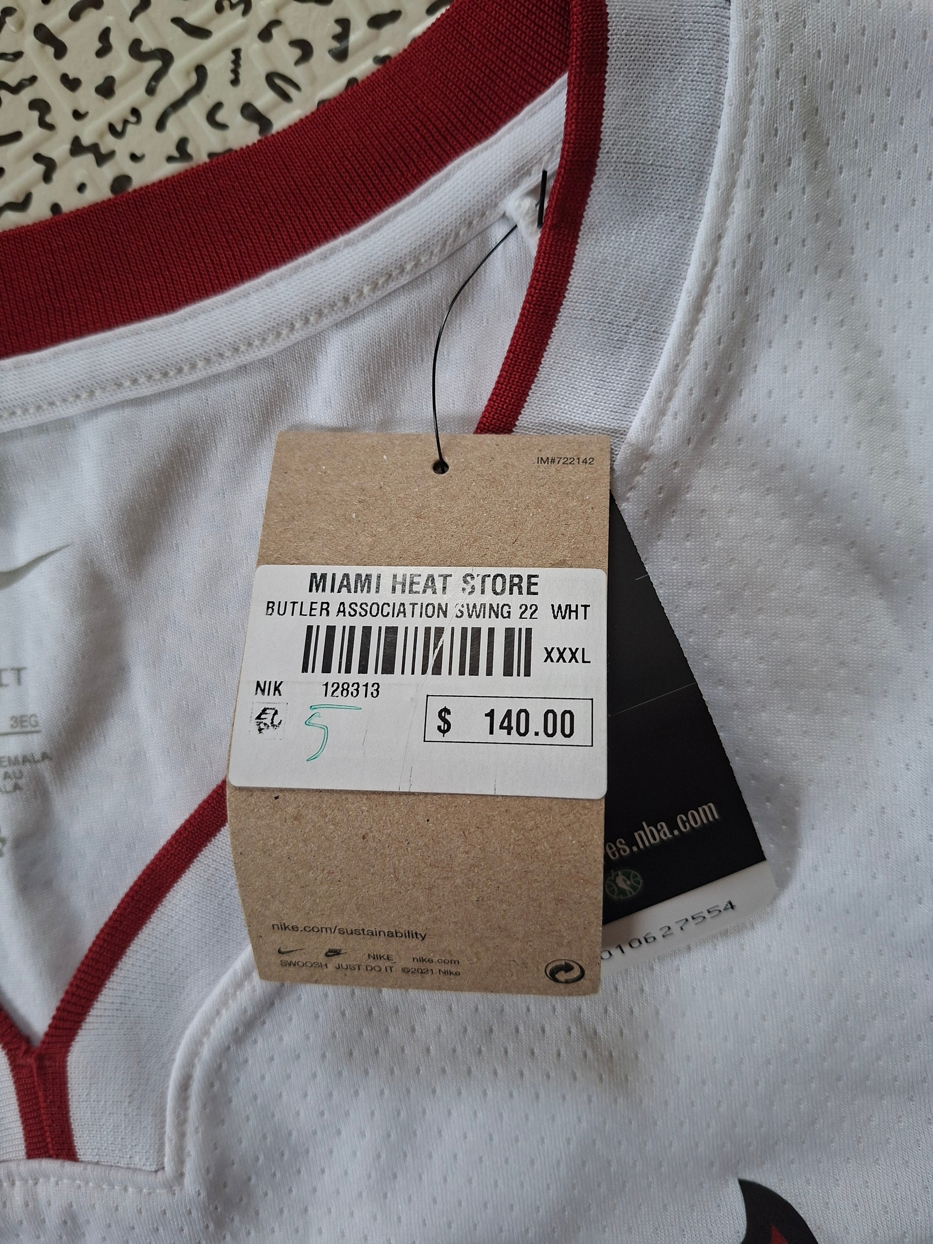 Maillot NBA Nike Miami Heat Jimmy Butler 22 Association Edition 3XL Neuf avec étiquette