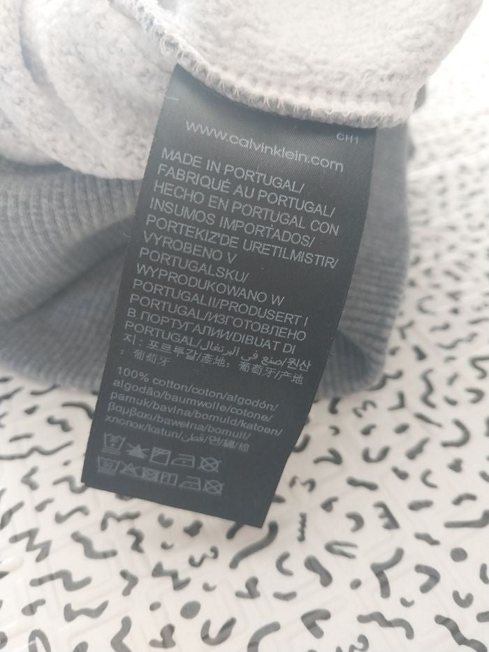 sweat calvin klein jeans gris logo ck – taille s – basique premium comfy