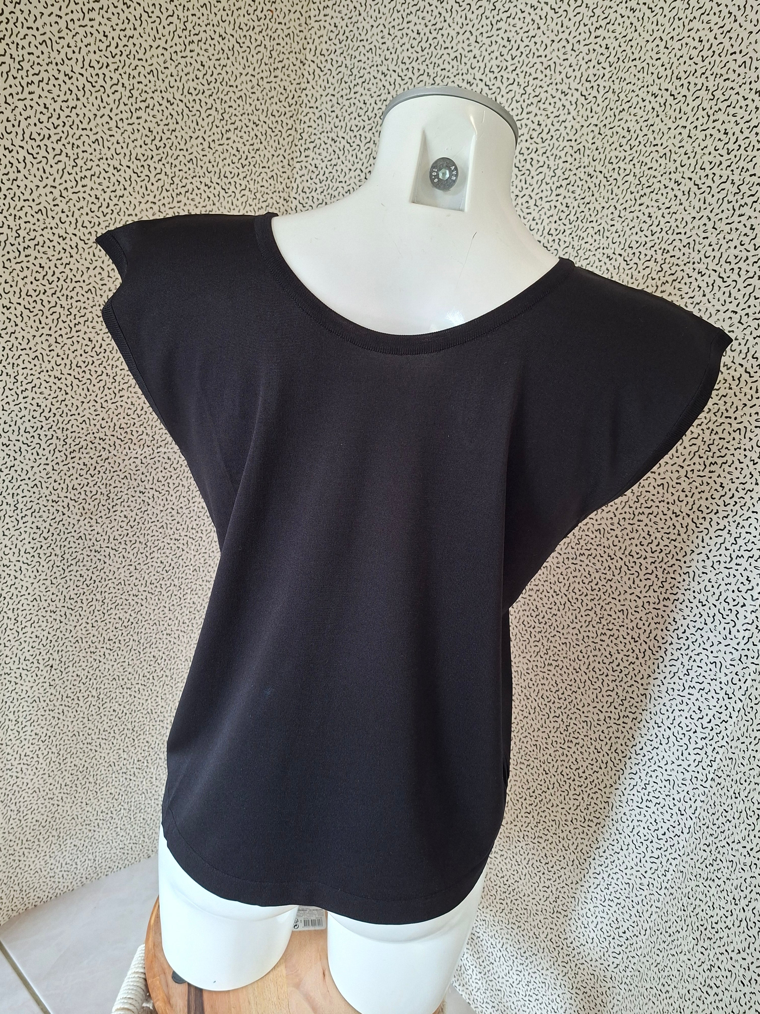 Top noir femme fluide – Taille estimée XS / 34 – Excellent état 🖤