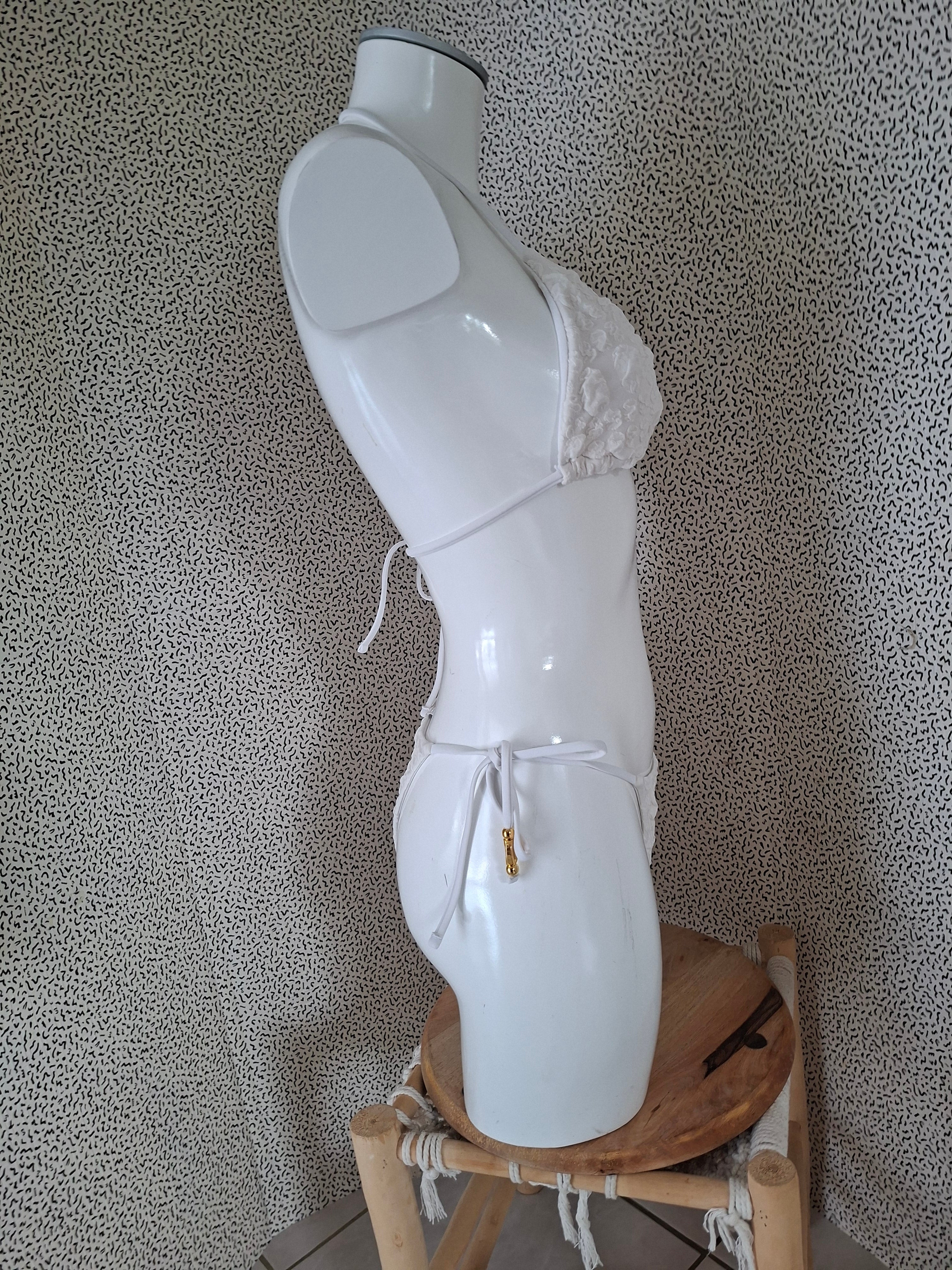 Bikini blanc texturé coquillages dorés – Taille S – Neuf