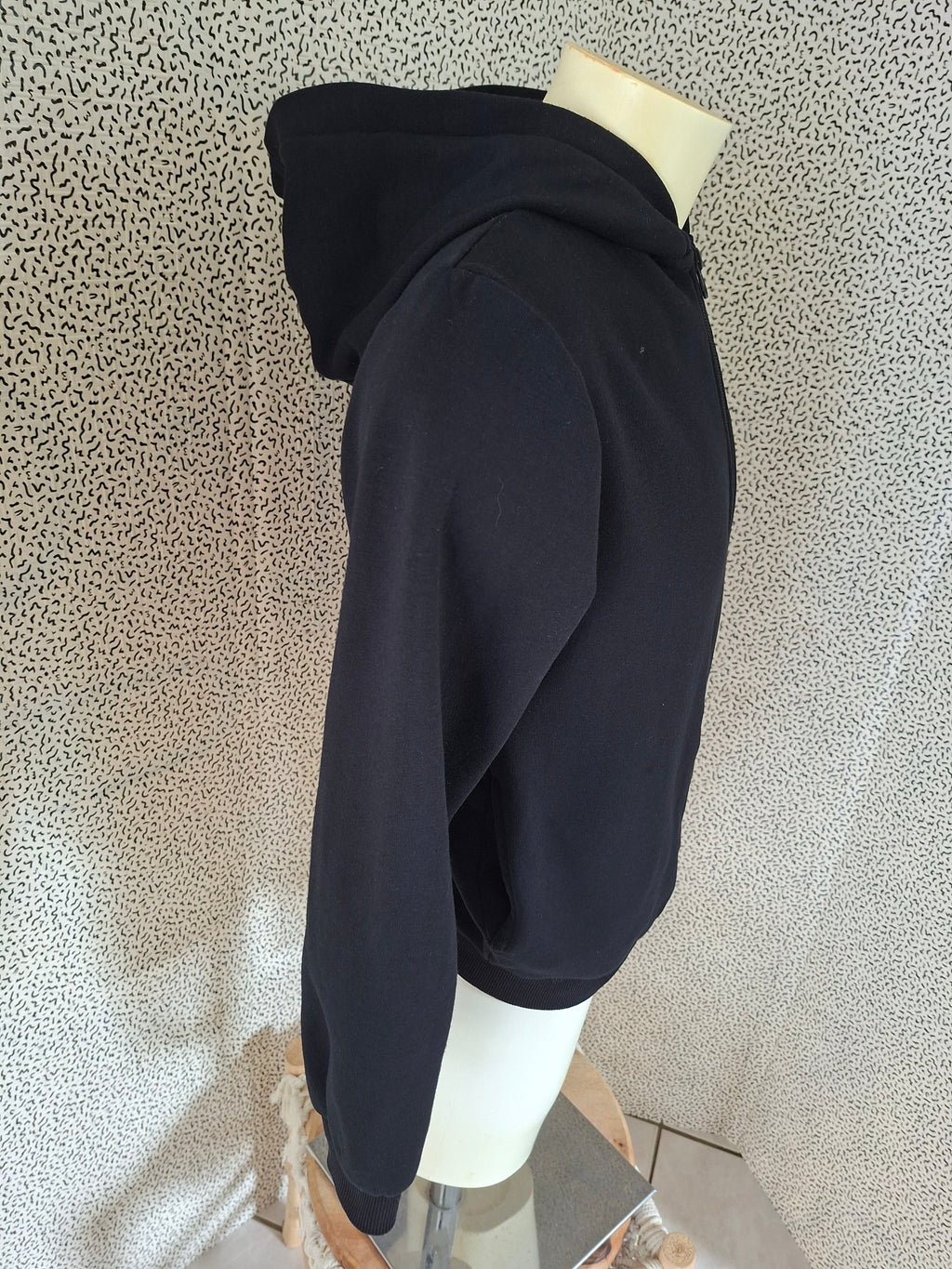 Sweat zippé à capuche KIABI garçon 10 ans 140 cm noir