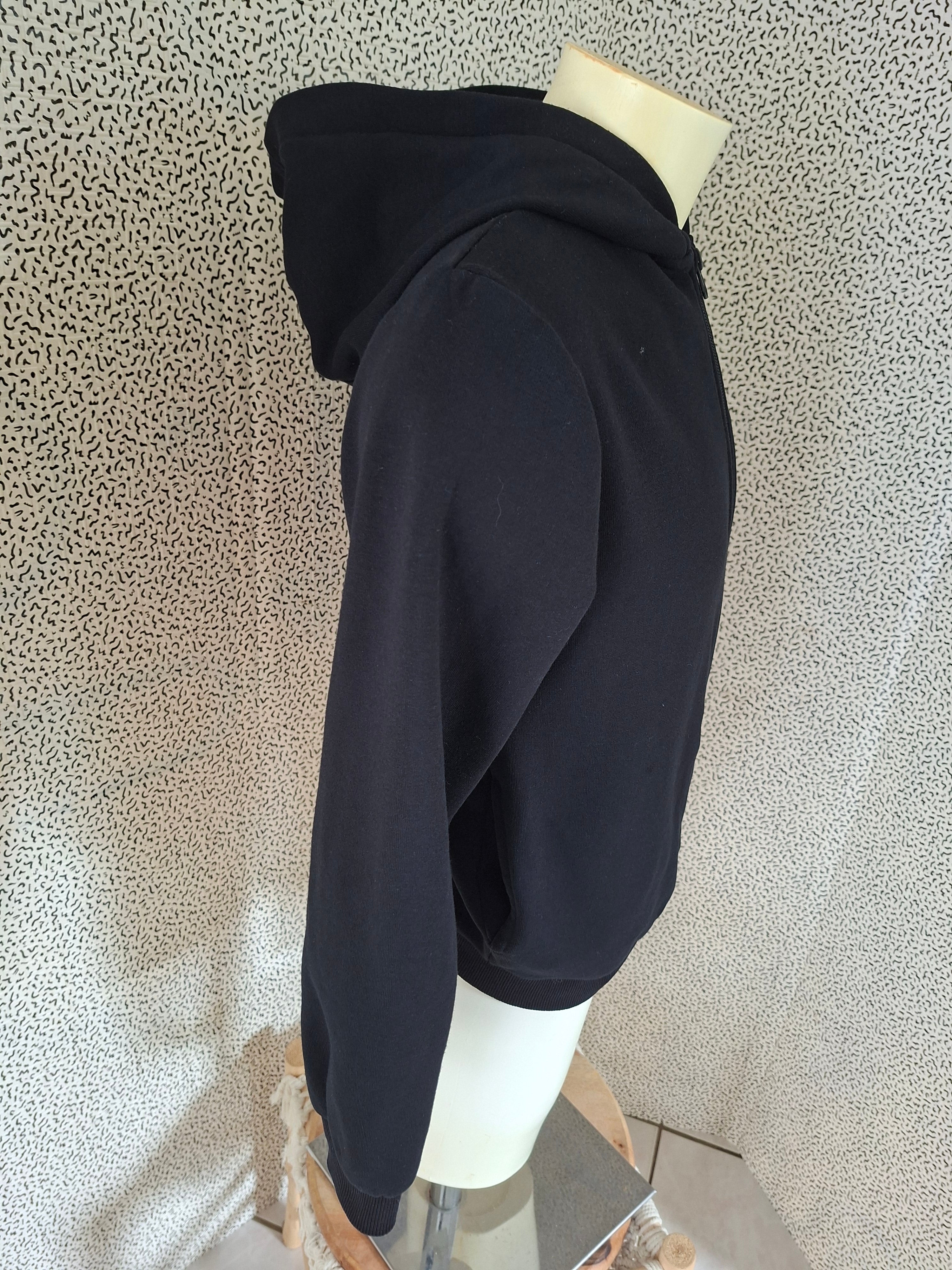 Sweat zippé à capuche KIABI garçon 10 ans 140 cm noir