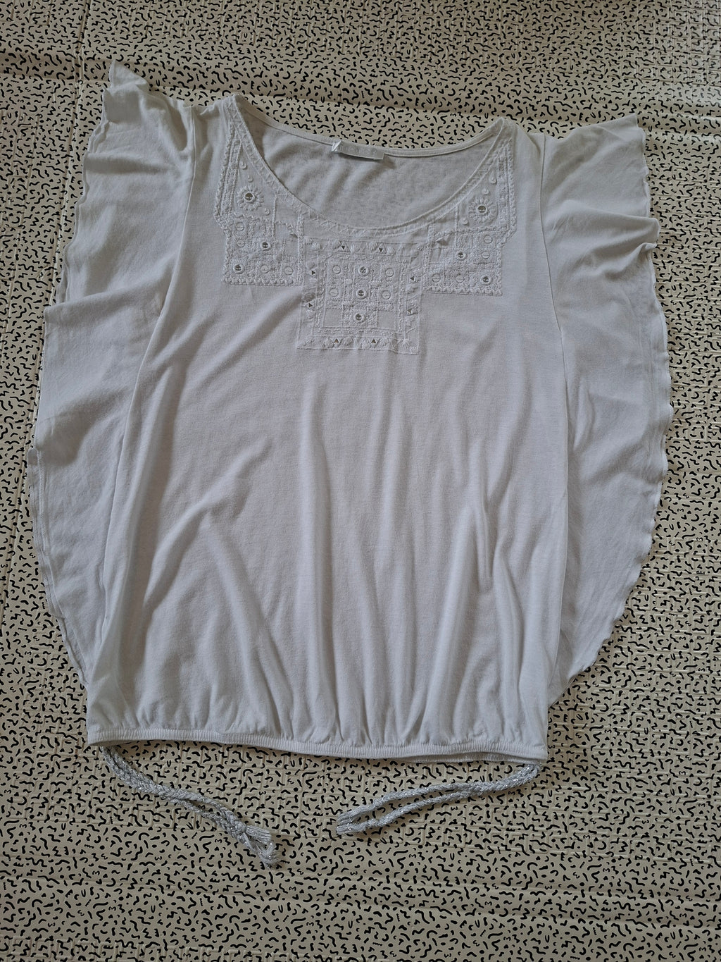 🤍 Top blanc femme Promod – manches volantées – broderies & sequins – S/M