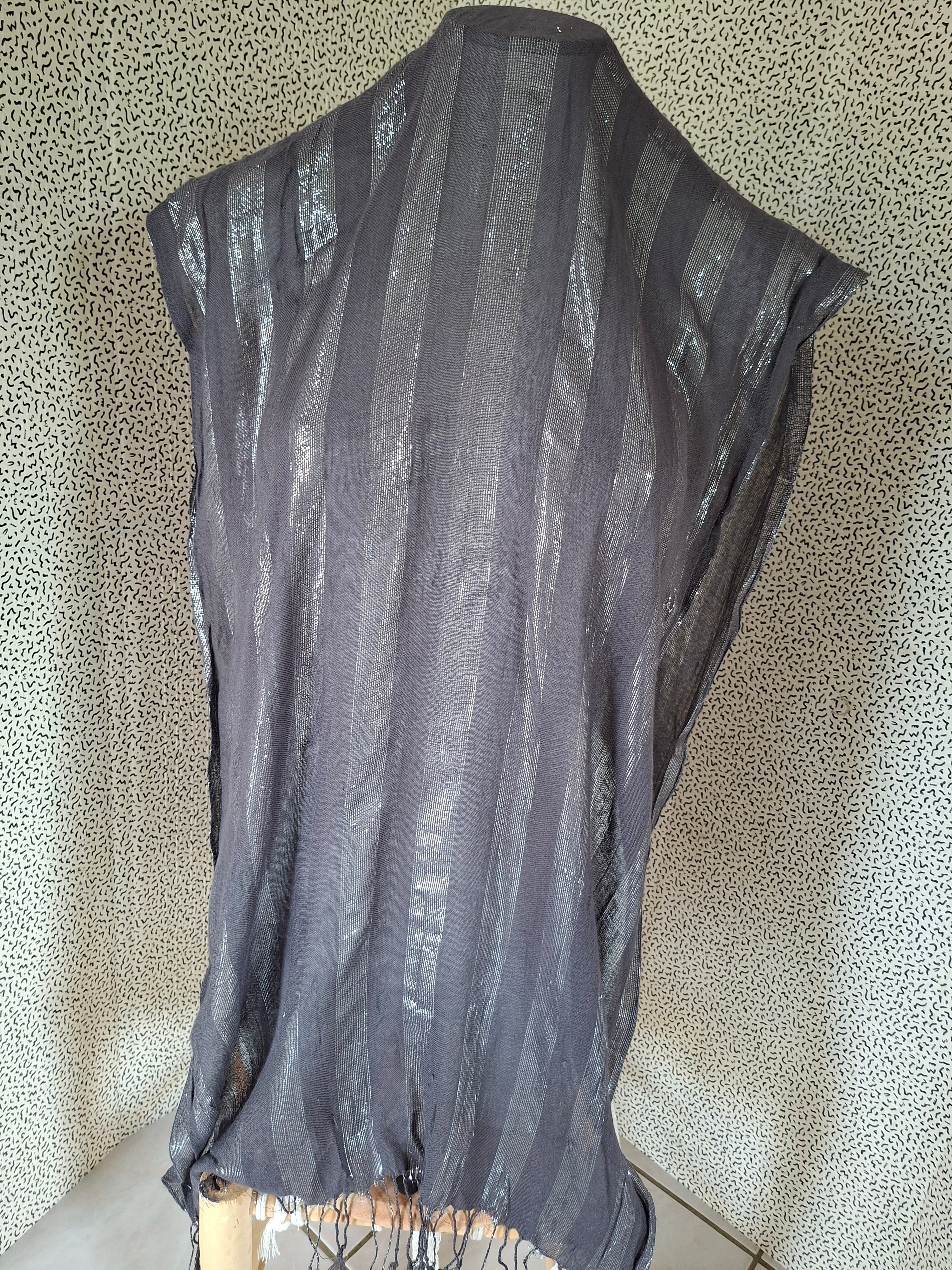 Grande étole femme gris anthracite rayures argentées