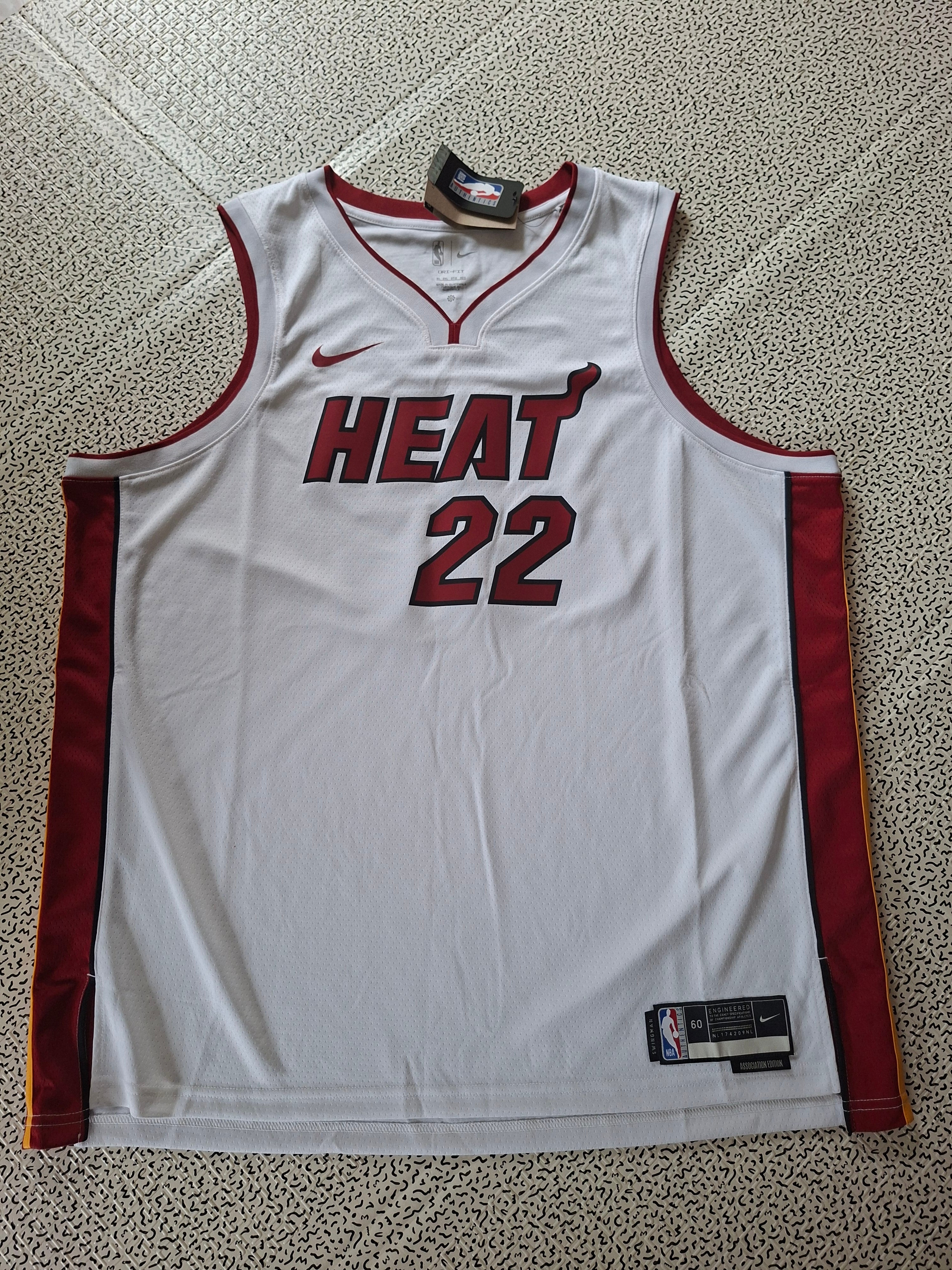 Maillot NBA Nike Miami Heat Jimmy Butler 22 Association Edition 3XL Neuf avec étiquette