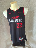 Maillot NBA Nike Miami Heat Culture Butler #22 – Neuf avec étiquettes – Taille S