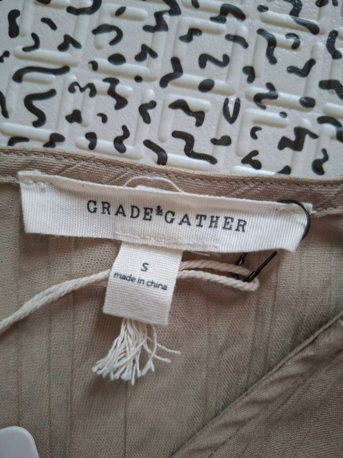 Combinaison plissée Grade & Gather beige sable ceinturée T.S neuve avec étiquette