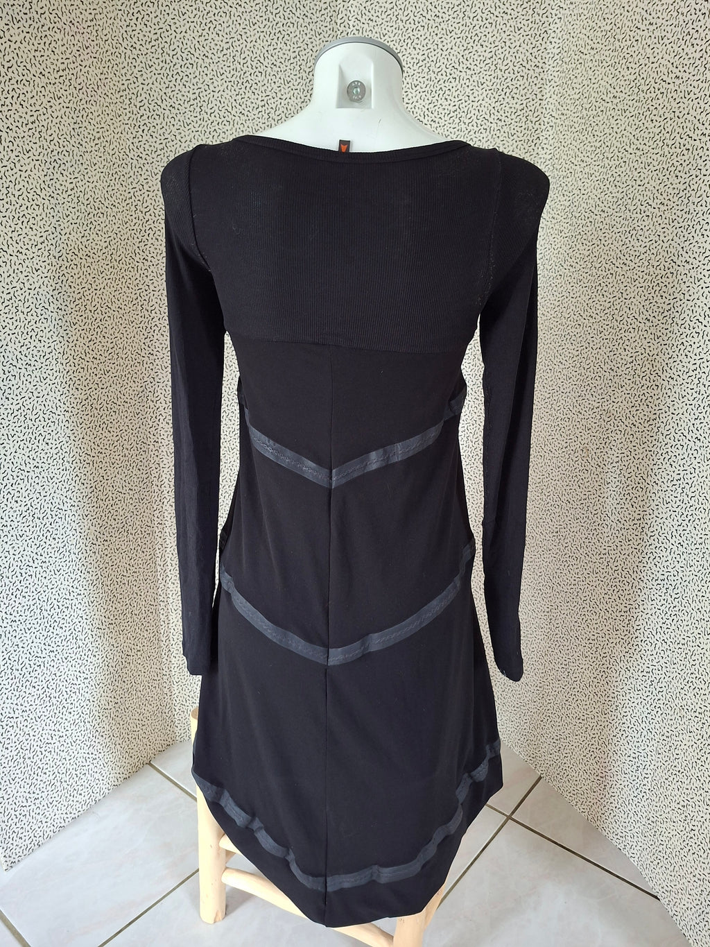 Robe Cop. Copine asymétrique noire – Taille 1 – 34 / petit 36