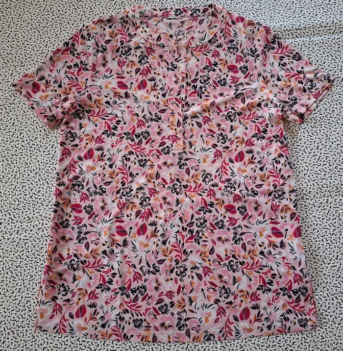 T-shirt femme Damart fleuri rose manches courtes taille 38/40