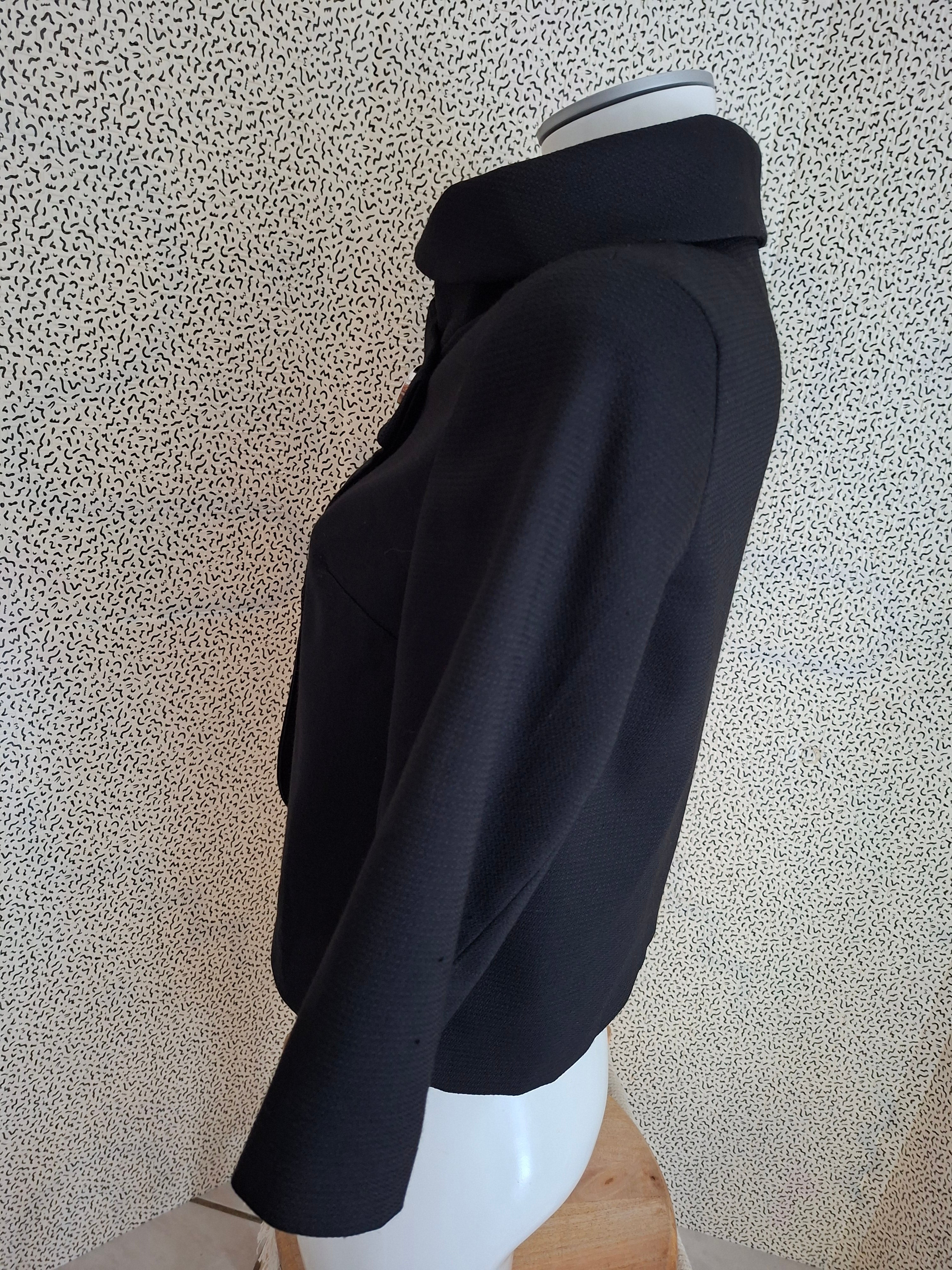 Veste courte Camaïeu noire col montant taille 38
