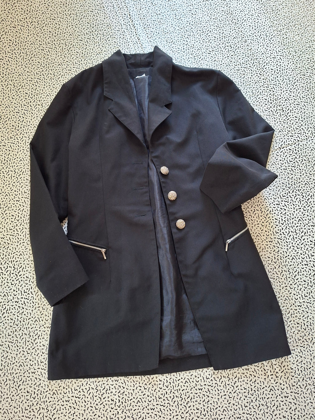 Blazer long noir femme cintré – boutons argentés – M / 38