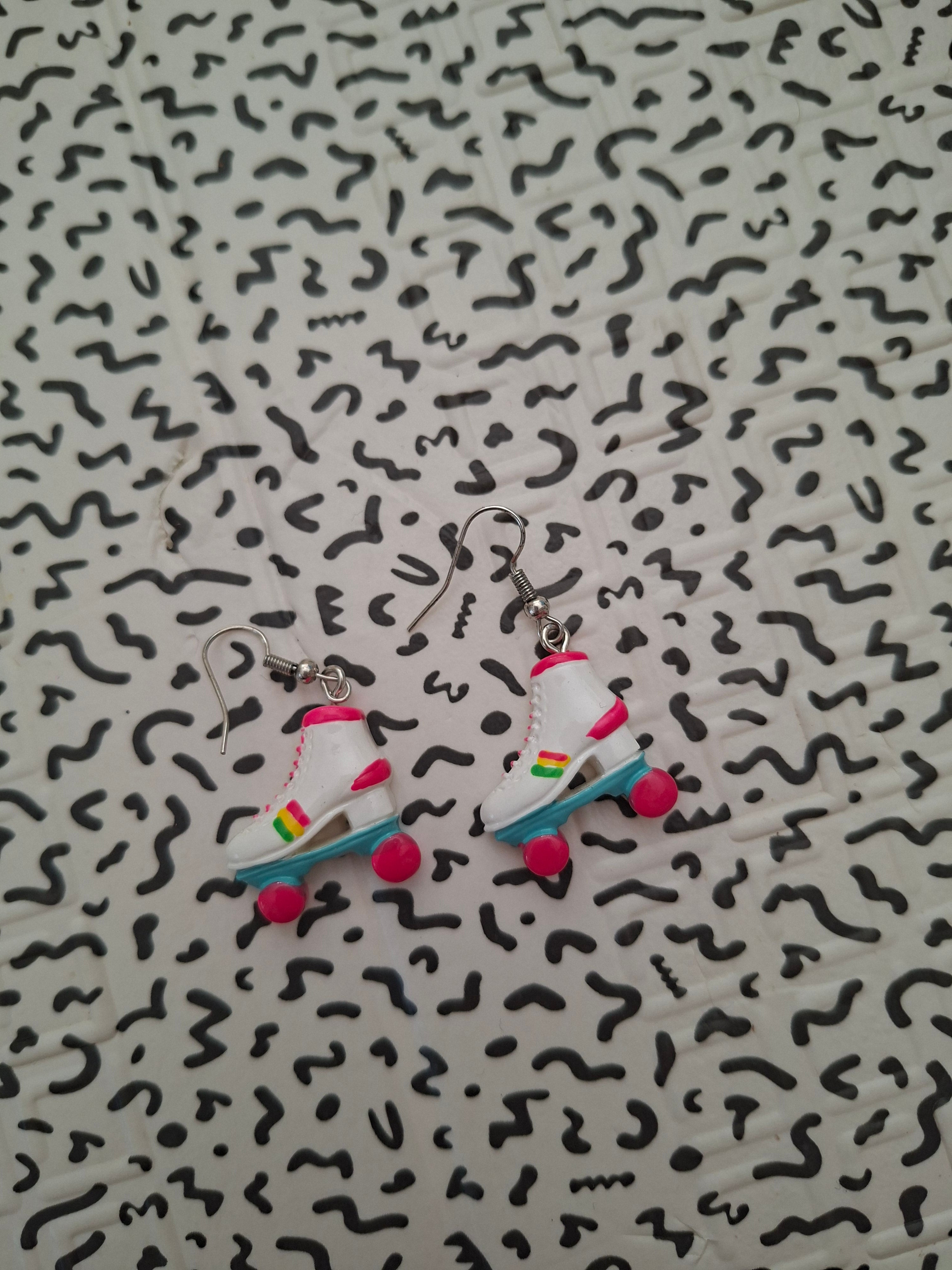 Boucles d'oreilles patins à roulettes rétro kawaii – Neuves